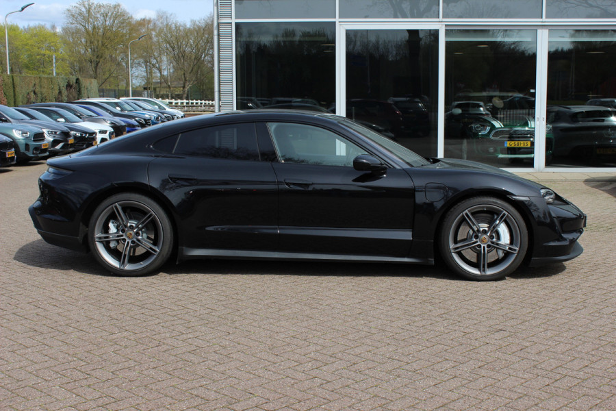 Porsche Taycan Performance 84 kWh / Panoramadak / 360Camera / Luchtvering / Sportchrono / 21'' / Bose / Keyless / Adaptieve Stoelen / Stuur+Stoelverwarming / Dodehoek / DAB / ACC