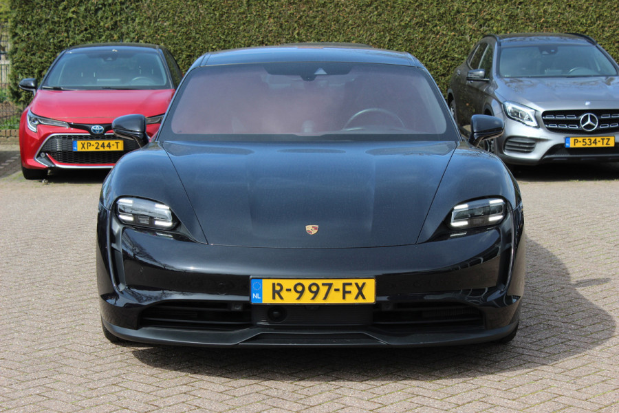 Porsche Taycan Performance 84 kWh / Panoramadak / 360Camera / Luchtvering / Sportchrono / 21'' / Bose / Keyless / Adaptieve Stoelen / Stuur+Stoelverwarming / Dodehoek / DAB / ACC