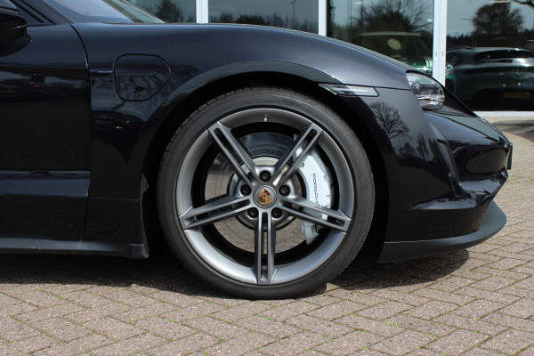 Porsche Taycan Performance 84 kWh / Panoramadak / 360Camera / Luchtvering / Sportchrono / 21'' / Bose / Keyless / Adaptieve Stoelen / Stuur+Stoelverwarming / Dodehoek / DAB / ACC