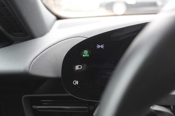 Porsche Taycan Performance 84 kWh / Panoramadak / 360Camera / Luchtvering / Sportchrono / 21'' / Bose / Keyless / Adaptieve Stoelen / Stuur+Stoelverwarming / Dodehoek / DAB / ACC