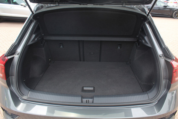 Volkswagen T-Roc 1.5 TSI Sport / Trekhaak / Camera / Virtual Cockpit / Keyless / 17'' / CarPlay / Stuur+Stoelverwarming / DAB / ACC