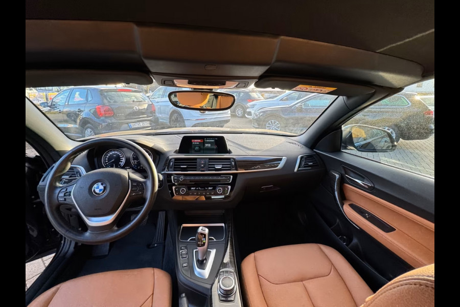 BMW 2 Serie Cabrio 218iA LUXURY ** LED, LEDER, APPLE/ANDROID, HiFi, 18-inch LMV, 2-zone AIRCO ** 2e EIG - Slechts 58.638km ** ** INFORMEER OOK NAAR ONZE AANTREKKELIJKE FINANCIAL-LEASE TARIEVEN **