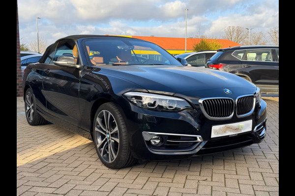 BMW 2 Serie Cabrio 218iA LUXURY ** LED, LEDER, APPLE/ANDROID, HiFi, 18-inch LMV, 2-zone AIRCO ** 2e EIG - Slechts 58.638km ** ** INFORMEER OOK NAAR ONZE AANTREKKELIJKE FINANCIAL-LEASE TARIEVEN **
