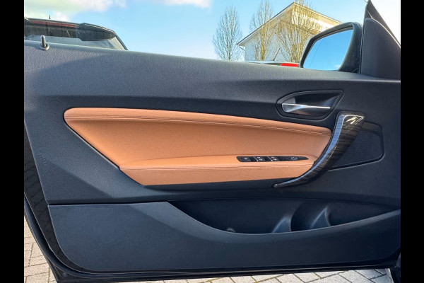 BMW 2 Serie Cabrio 218iA LUXURY ** LED, LEDER, APPLE/ANDROID, HiFi, 18-inch LMV, 2-zone AIRCO ** 2e EIG - Slechts 58.638km ** ** INFORMEER OOK NAAR ONZE AANTREKKELIJKE FINANCIAL-LEASE TARIEVEN **