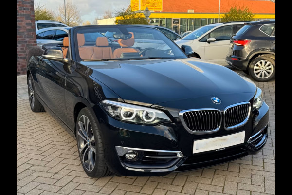 BMW 2 Serie Cabrio 218iA LUXURY ** LED, LEDER, APPLE/ANDROID, HiFi, 18-inch LMV, 2-zone AIRCO ** 2e EIG - Slechts 58.638km ** ** INFORMEER OOK NAAR ONZE AANTREKKELIJKE FINANCIAL-LEASE TARIEVEN **