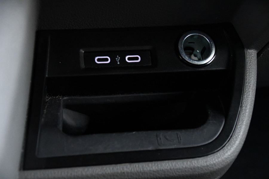 Volkswagen Transporter 2.0 TDI L1H1 Bulli Virtual, Adaptieve Cruise, Carplay, 150PK, Sensoren, NAVI, LED, UNIEK!