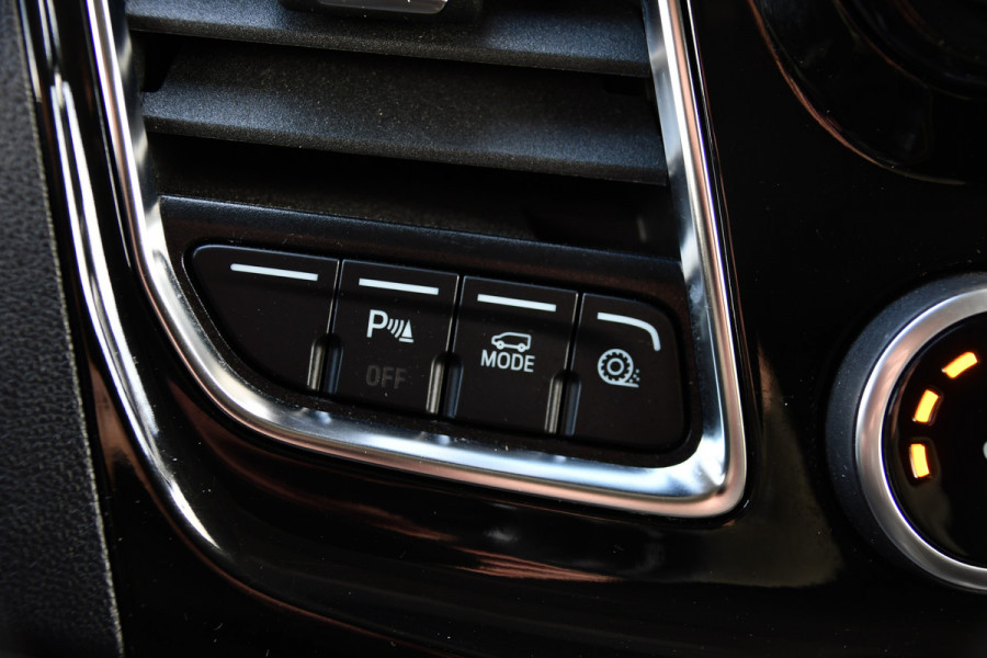 Ford Transit Custom 300 2.0 TDCI L2H1 Limited DC PB Edition