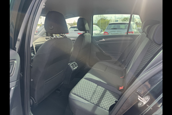 Volkswagen Golf 1.0 TSI Comfortline / Camera / CarPlay / 16'' / Navigatie / Parkeerhulp V+A / Getint glas / DAB / ACC