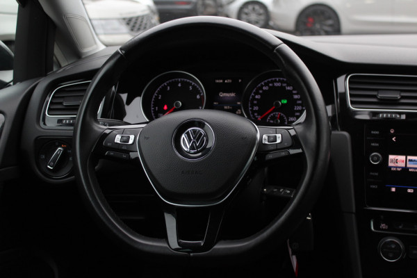 Volkswagen Golf 1.0 TSI Comfortline / Camera / CarPlay / 16'' / Navigatie / Parkeerhulp V+A / Getint glas / DAB / ACC