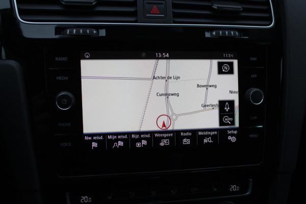 Volkswagen Golf 1.0 TSI Comfortline / Camera / CarPlay / 16'' / Navigatie / Parkeerhulp V+A / Getint glas / DAB / ACC