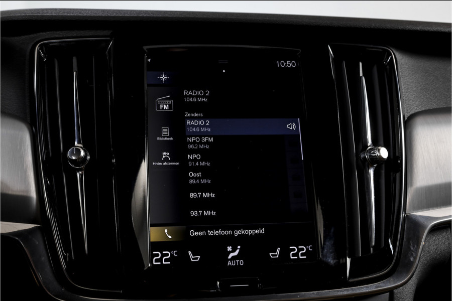 Volvo S90 2.0 T4 190 PK Momentum+ - Automaat Orig. NL | Polestar Engineerd | Dig. Cockpit | Cruise | Stoelverw. | PDC | NAV + App. Connect | ECC | Elek.Trekhaak | LM 18" |