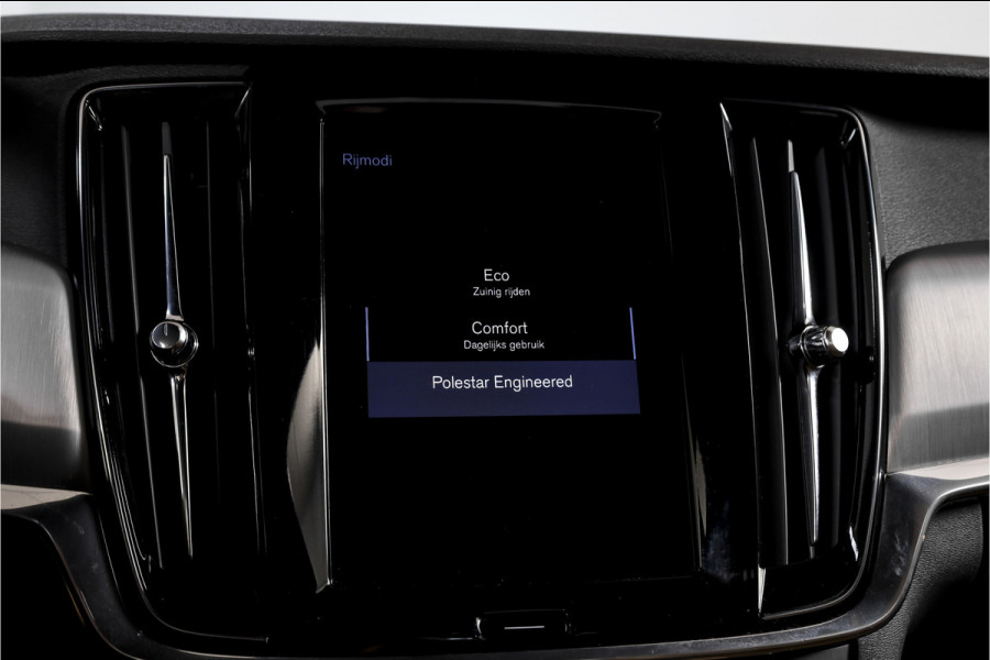 Volvo S90 2.0 T4 190 PK Momentum+ - Automaat Orig. NL | Polestar Engineerd | Dig. Cockpit | Cruise | Stoelverw. | PDC | NAV + App. Connect | ECC | Elek.Trekhaak | LM 18" |