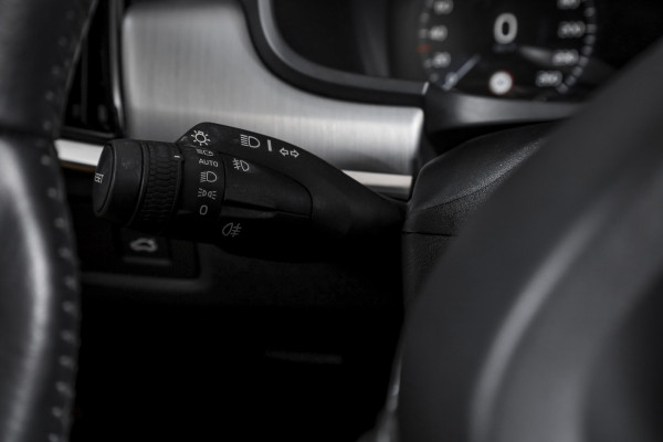 Volvo S90 2.0 T4 190 PK Momentum+ - Automaat Orig. NL | Polestar Engineerd | Dig. Cockpit | Cruise | Stoelverw. | PDC | NAV + App. Connect | ECC | Elek.Trekhaak | LM 18" |