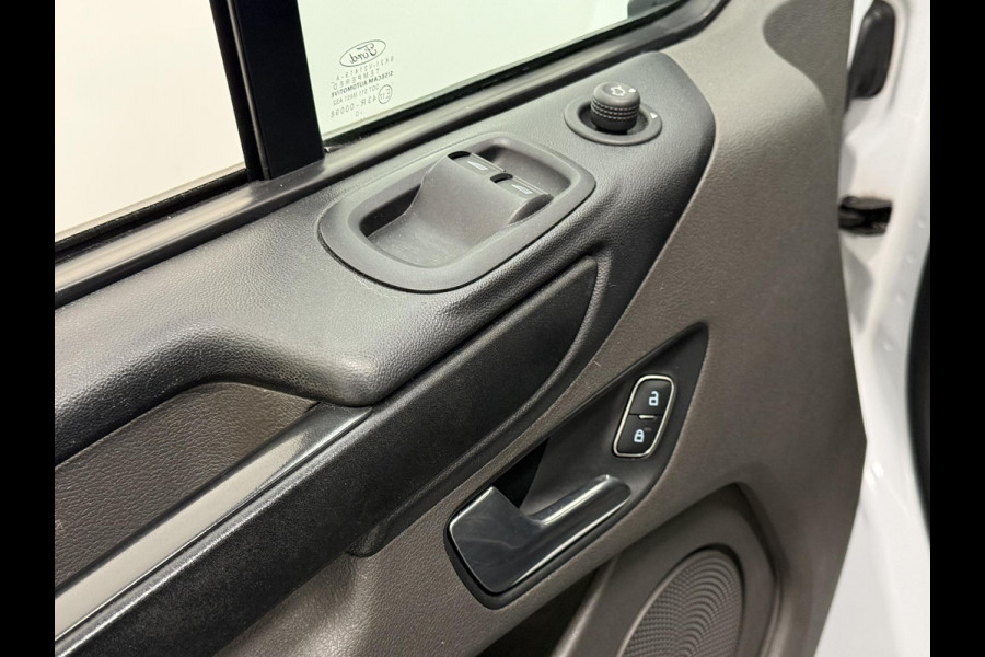 Ford Transit Custom 300 2.0 TDCI L2H1 Trend Airco Cruise Control Parkeersensoren Verwarmbare voorstoelen