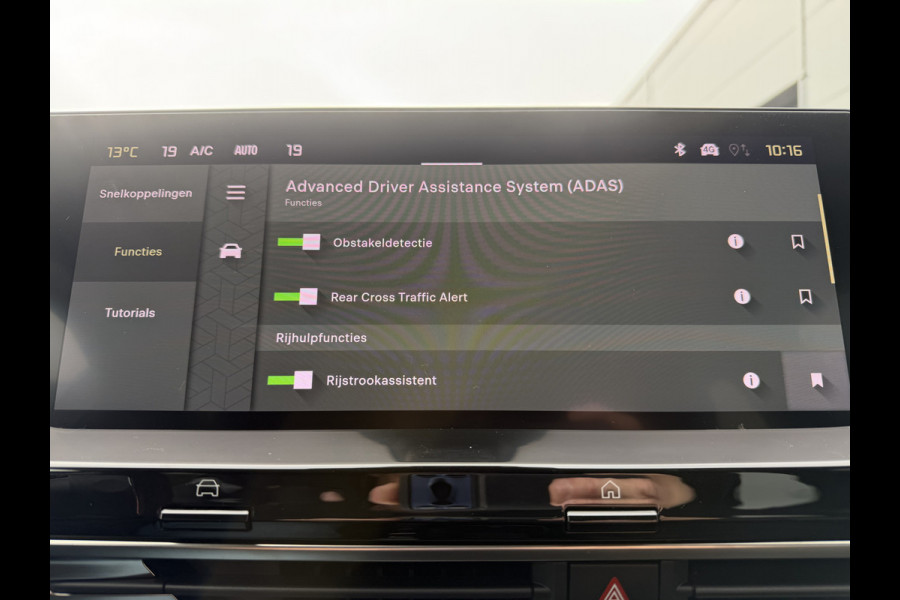 Citroën C5 X 225pk Plug-in Hybrid Shine (Elektrisch Schuifdak - Leder incl verwarming/geheugen - Elektrische Klep - HiFi - 360gr Camera - Ada