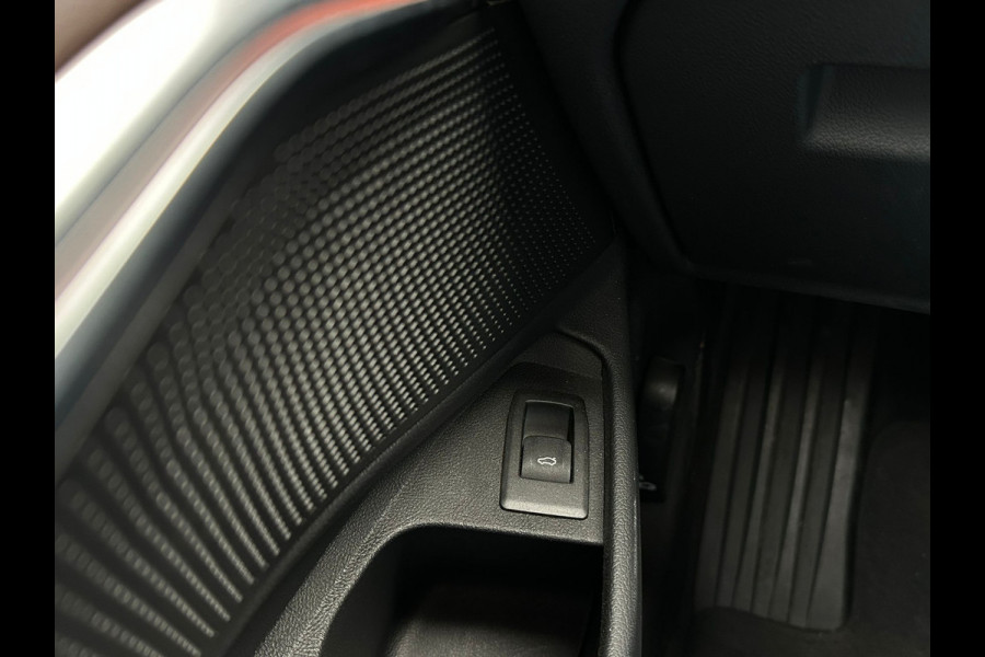 BMW 3 Serie Touring 320i High Executive, Automaat, Leder, Virtual Cockpit, Cruise, Memory, NAP