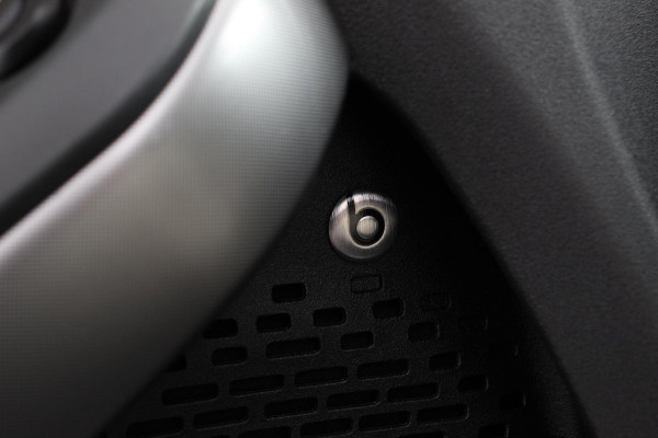 Fiat 500X Fiat 500X 1,4 Turbo 150pk Yacht Club Automaat | Leder | Navigatie | Audio | Canvas vouwdak | Adaptive Cruise Control | Camera | Dab | Led | 18" Lichtmetalen Velgen | Extra getint glas