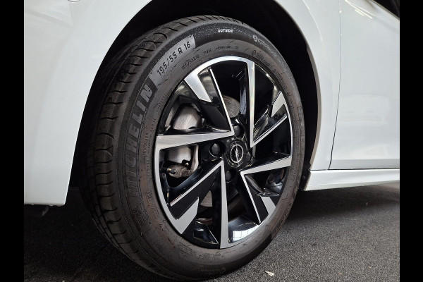 Opel Corsa 1.2 Turbo 110pk Hybrid Automaat GS Navigatie Airco Cruise control Parkeersensoren Apple Carplay/ Android Auto Camera Lichtmetalen velgen LED