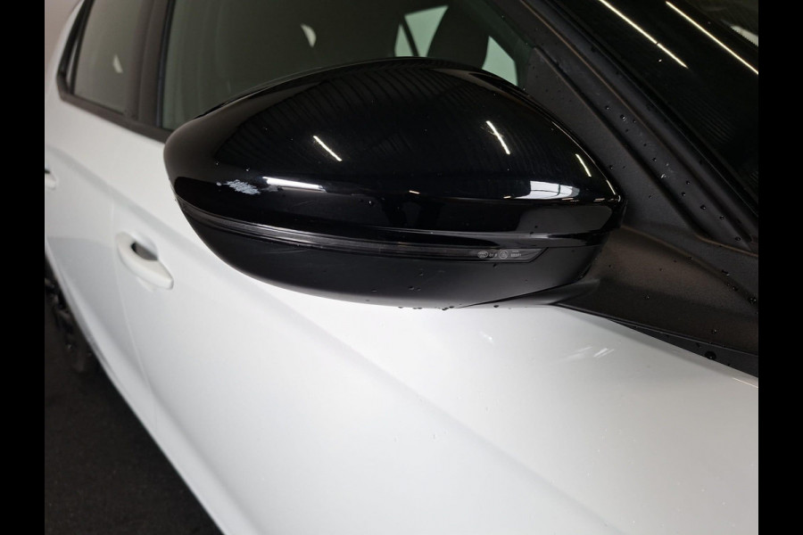 Opel Corsa 1.2 Turbo 110pk Hybrid Automaat GS Navigatie Airco Cruise control Parkeersensoren Apple Carplay/ Android Auto Camera Lichtmetalen velgen LED