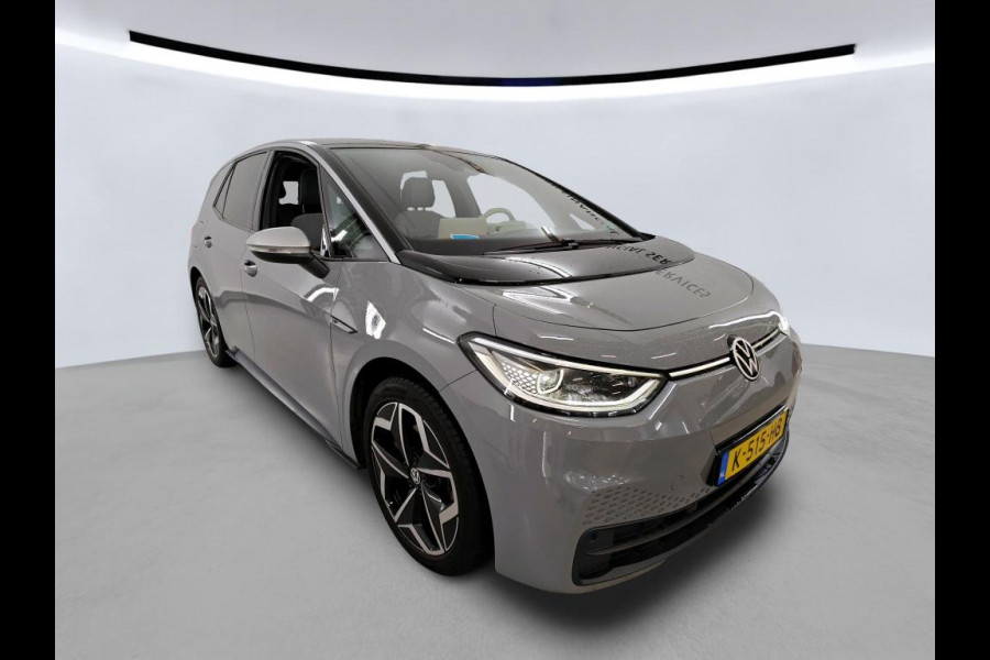 Volkswagen ID.3 First Plus 58 kWh | IQ.Light | Trekhaak | Camera | 19" | Navi