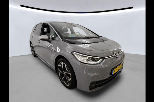 Volkswagen ID.3 First Plus 58 kWh | IQ.Light | Trekhaak | Camera | 19" | Navi