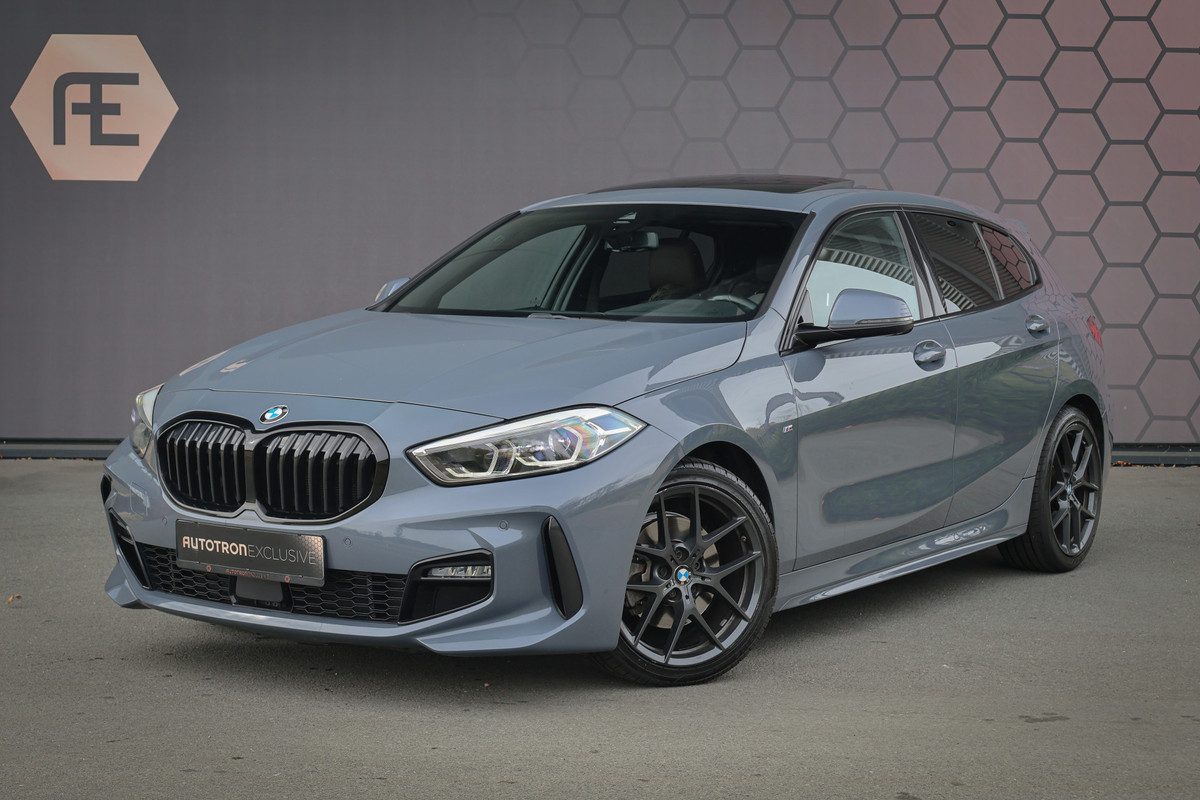 BMW 1-serie 118i High Executive M-Sport | HARMAN & KARDON | PANORAMADAK | SPORTSTOELEN VOLLEDER INTERIEUR | STOELVERWARMING | SFEERVERLICHTING | CRUISE CONTROL |