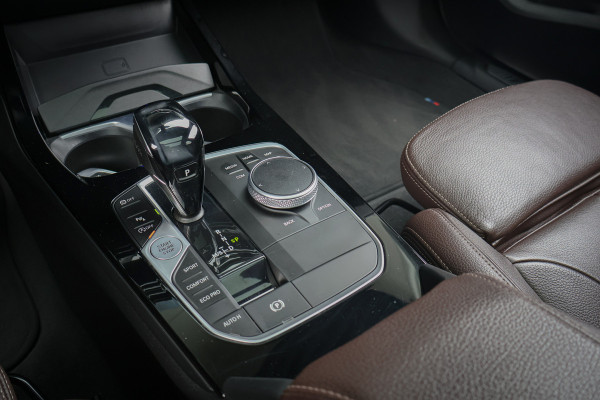 BMW 1-serie 118i High Executive M-Sport | HARMAN & KARDON | PANORAMADAK | SPORTSTOELEN VOLLEDER INTERIEUR | STOELVERWARMING | SFEERVERLICHTING | CRUISE CONTROL |