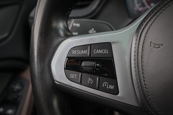 BMW 1-serie 118i High Executive M-Sport | HARMAN & KARDON | PANORAMADAK | SPORTSTOELEN VOLLEDER INTERIEUR | STOELVERWARMING | SFEERVERLICHTING | CRUISE CONTROL |