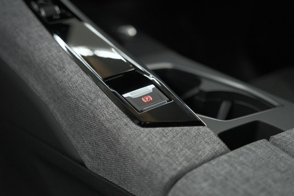 Peugeot 5008 1.2 Hybrid 136 GT | Allseason Banden | Adaptieve Cruise Control | 360 Camera | Apple Carplay