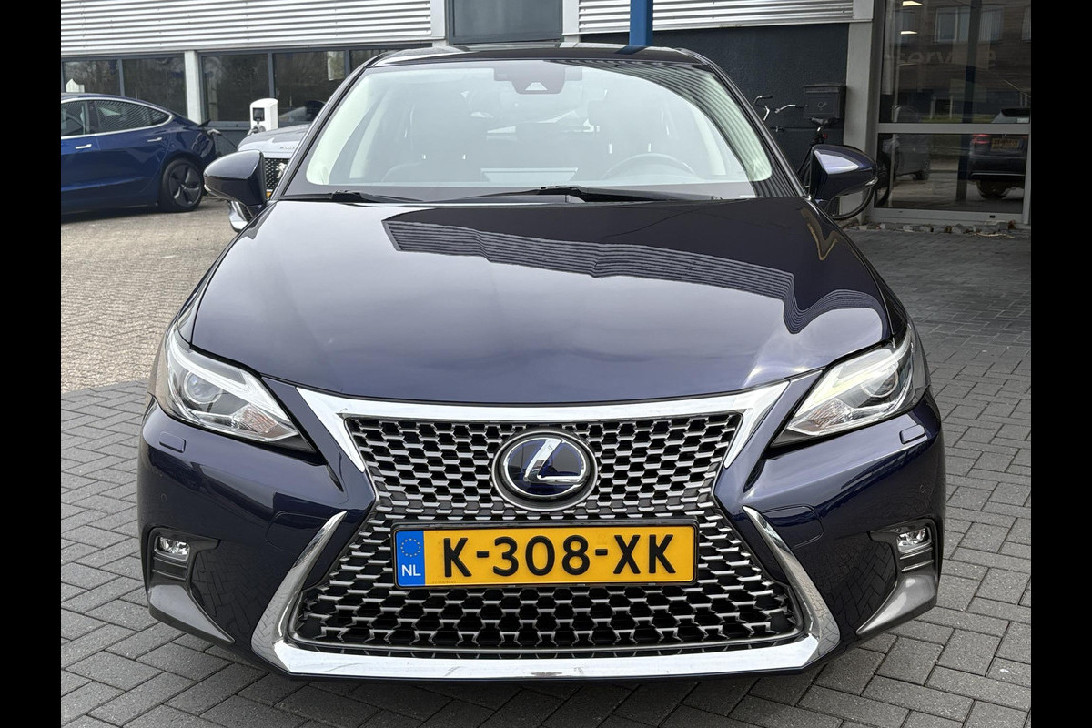 Lexus CT 200h Ultimate Edition 136pk | Achteruitrijcamera | Climate Control | Xenon | PDC |