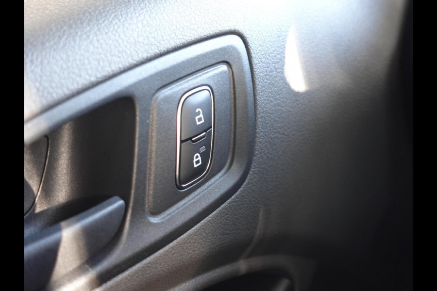 Ford Transit Connect 100pk L2 Trend Automaat Trekhaak Airco Navigatie Cruise Control