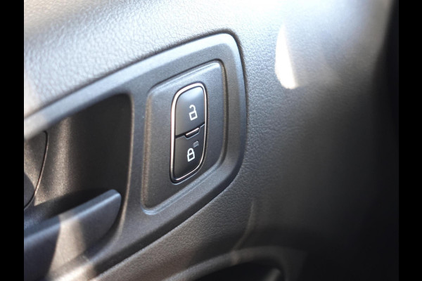 Ford Transit Connect 100pk L2 Trend Automaat Trekhaak Airco Navigatie Cruise Control