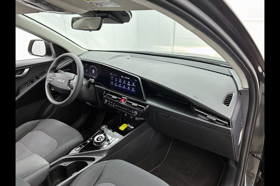Kia Niro EV 64.8 KWh / Nieuw model / SOH 100% Light Edition / Cruise-Adaptief / Navi Full Map / Apple Carplay / Airconditioning Fabrieksgarantie