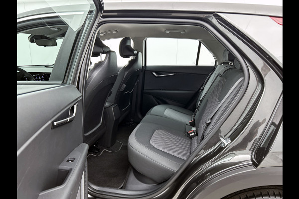 Kia Niro EV 64.8 KWh / Nieuw model / SOH 100% Light Edition / Cruise-Adaptief / Navi Full Map / Apple Carplay / Airconditioning Fabrieksgarantie