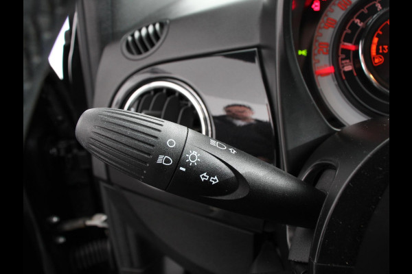 Fiat 500C 1.0 Hybrid Club Cabrio Airco LED Parkeersensoren achter Cruise control Radio Apple Carplay/ Android Auto