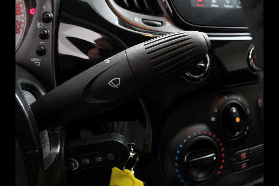Fiat 500C 1.0 Hybrid Club Cabrio Airco LED Parkeersensoren achter Cruise control Radio Apple Carplay/ Android Auto