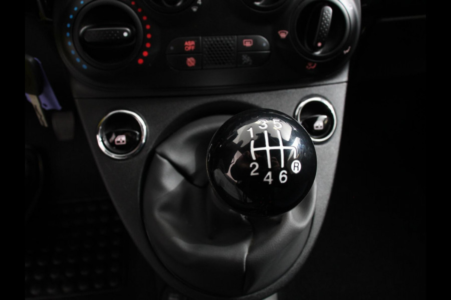 Fiat 500C 1.0 Hybrid Club Cabrio Airco LED Parkeersensoren achter Cruise control Radio Apple Carplay/ Android Auto