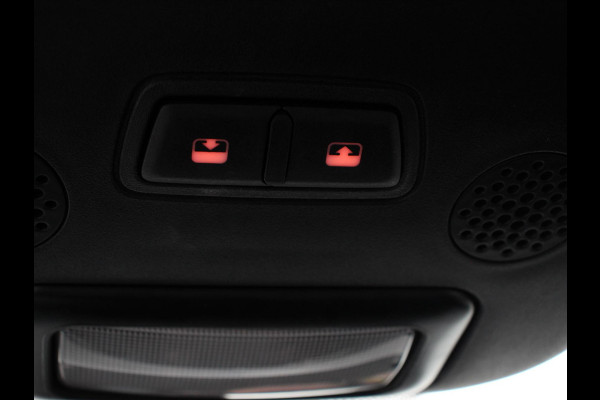 Fiat 500C 1.0 Hybrid Club Cabrio Airco LED Parkeersensoren achter Cruise control Radio Apple Carplay/ Android Auto