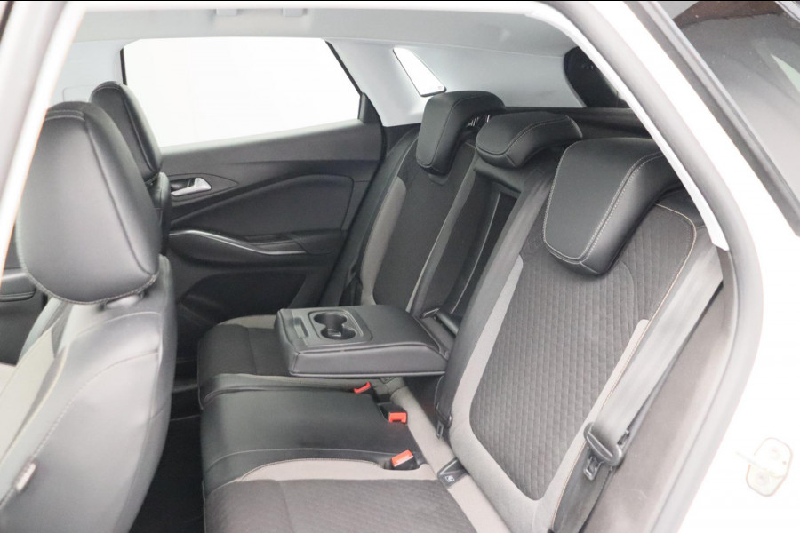 Opel Grandland X 1.2 Turbo Business Executive | Origineel NL | Trekhaak | Navigatie |