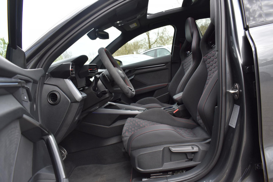 Audi RS3 Sportback 2.5 TFSI quattro Pano Kuip Lane Keyless Sonos Camera
