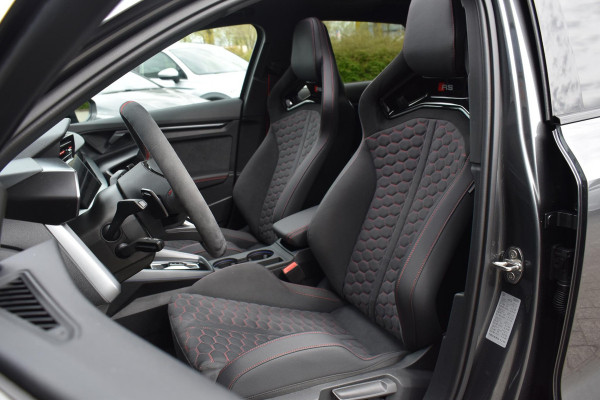 Audi RS3 Sportback 2.5 TFSI quattro Pano Kuip Lane Keyless Sonos Camera