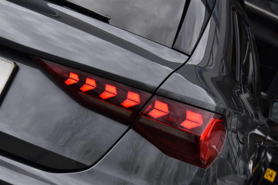 Audi RS3 Sportback 2.5 TFSI quattro Pano Kuip Lane Keyless Sonos Camera