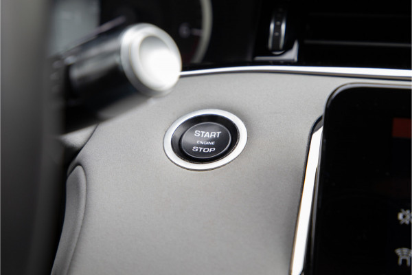 Land Rover Range Rover Evoque 1.5 P300e AWD R-Dynamic SE, Meridian, Trekhaak, Leder, 2020