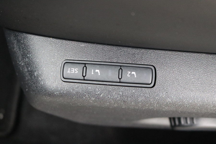 Nissan QASHQAI 1.2DIG-T 116PK Automaat Tekna+ Navigatie/Camera/Panoramadak/Trekhaak/Memory-stoel