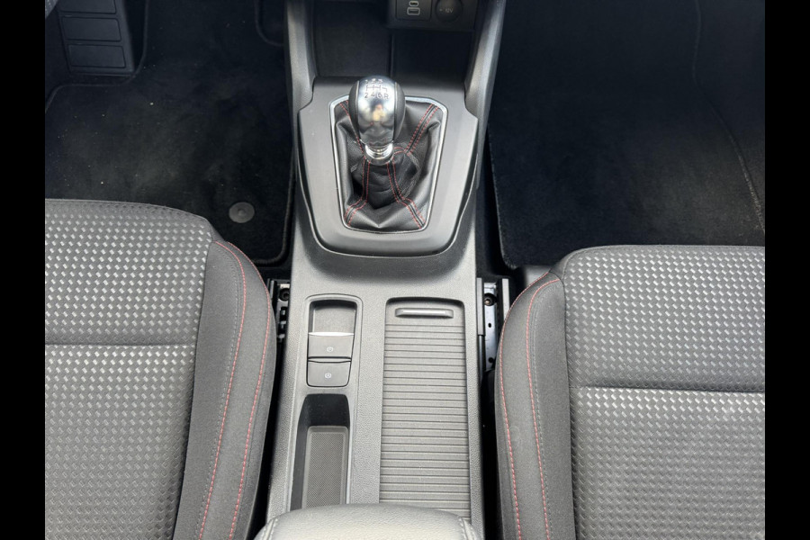 Ford FOCUS Wagon 1.0 EcoBoost Hybrid ST Line 125pk | Winter Pack | BLISS | Adaptieve Cruise Control | Achteruitrijcamera | 17 Inch Velgen | SYNC 4