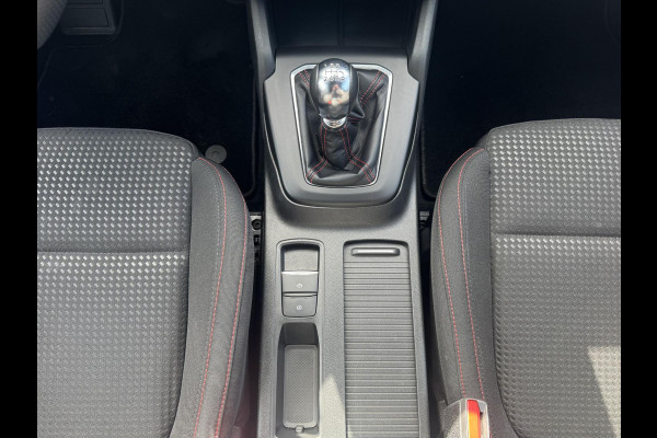 Ford FOCUS Wagon 1.0 EcoBoost Hybrid ST Line | SCI | 125pk Adaptieve Cruise Control | Winter Pack | 17 Inch velgen| BLIS | SYNC 4