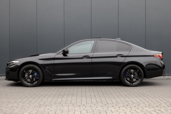BMW 5 Serie 530e Business Edition Plus M-PERFORMANCE | M-PAKKET | PANO | ACC | CAMERA | ELEKTRISCH VERSTELBARE VOORSTOELEN