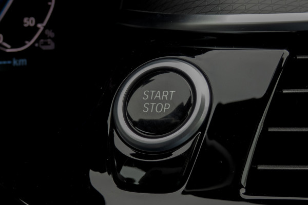 BMW 5 Serie 530e Business Edition Plus M-PERFORMANCE | M-PAKKET | PANO | ACC | CAMERA | ELEKTRISCH VERSTELBARE VOORSTOELEN