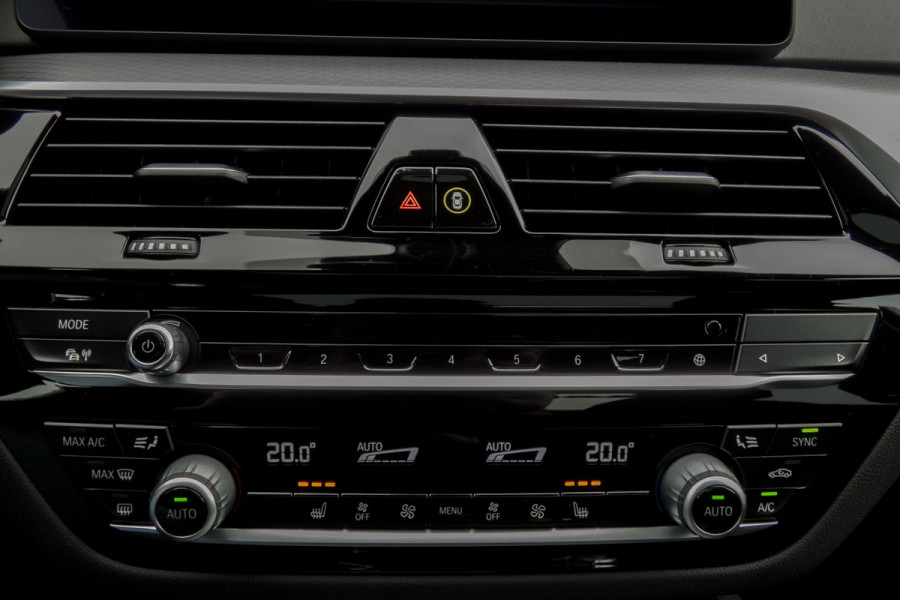 BMW 5 Serie 530e Business Edition Plus M-PERFORMANCE | M-PAKKET | PANO | ACC | CAMERA | ELEKTRISCH VERSTELBARE VOORSTOELEN