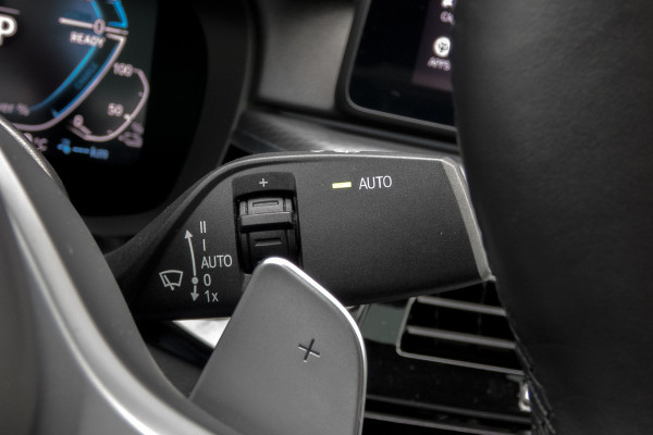 BMW 5 Serie 530e Business Edition Plus M-PERFORMANCE | M-PAKKET | PANO | ACC | CAMERA | ELEKTRISCH VERSTELBARE VOORSTOELEN